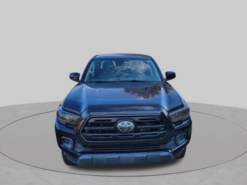 Used 2019 Toyota Tacoma SR w/ Four Season Floor Mat Package AWD/4WD image 9