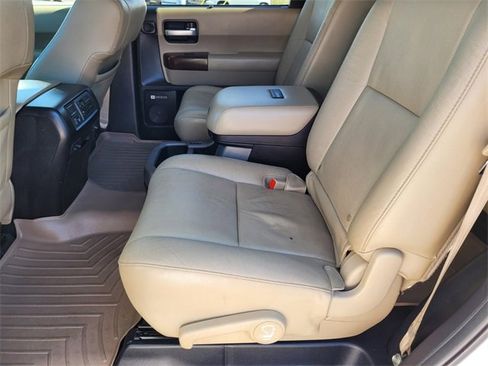 Used 2017 Toyota Sequoia Platinum image 19