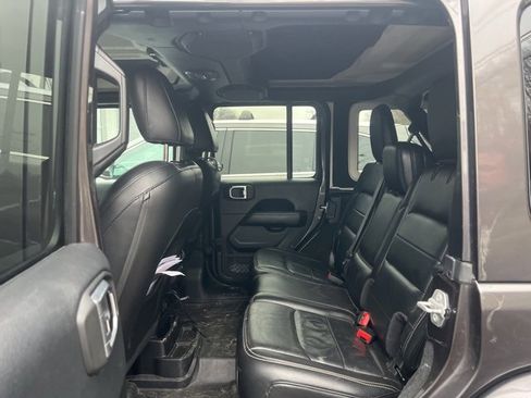 Used 2019 Jeep Wrangler Unlimited Sahara image 10