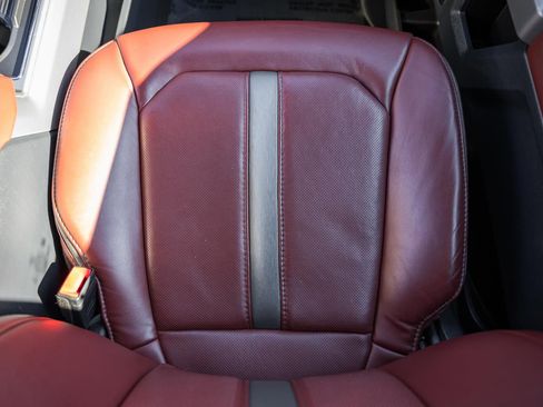 Certified 2022 Ford F450 Platinum w/ FX4 Off-Road Package image 39