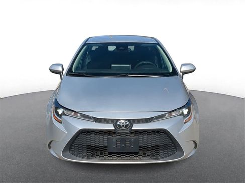 Used 2020 Toyota Corolla LE image 3