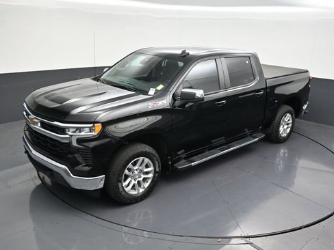 Used 2023 Chevrolet Silverado 1500 LT w/ Z71 Off-Road Package image 15