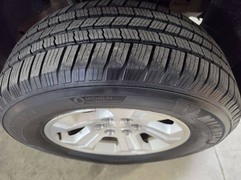 Used 2007 Chevrolet Avalanche LTZ w/ LTZ Preferred Equipment Group AWD/4WD image 8
