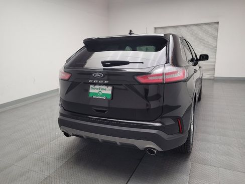 Used 2024 Ford Edge Titanium image 7