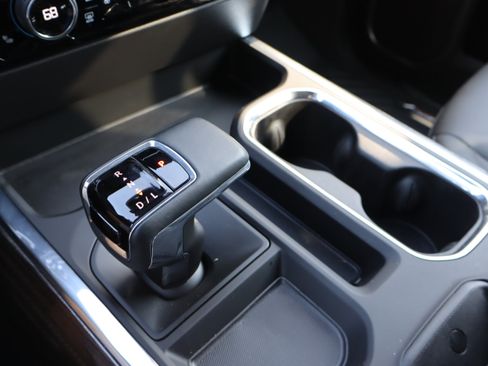 Used 2026 Chevrolet Silverado 1500 LT Trail Boss w/ Convenience Package II AWD/4WD image 31