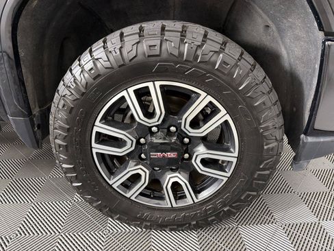 Certified 2023 GMC Sierra 2500 AT4 w/ AT4 Preferred Package AWD/4WD image 11