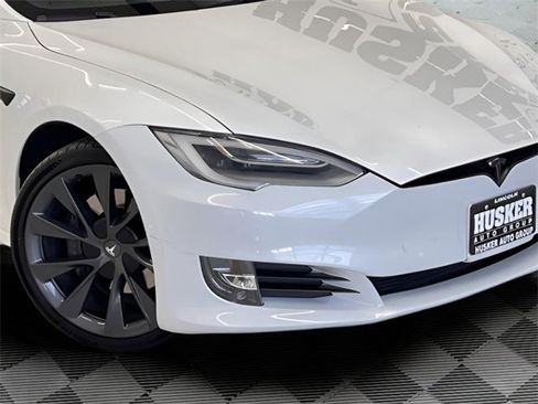 Used 2020 Tesla Model S Long Range Plus image 27