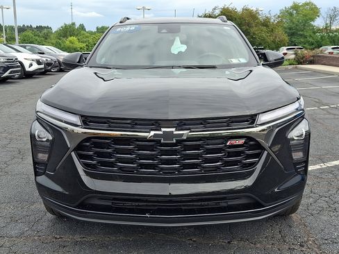 Certified 2026 Chevrolet Trax RS w/ Sunroof Package FWD image 2