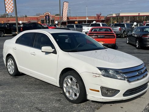 Used 2010 Ford Fusion SE image 1