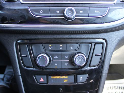 Used 2021 Buick Encore Preferred image 24