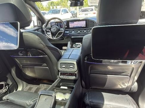 Certified 2024 Mercedes-Benz Maybach GLS 600 4MATIC image 28