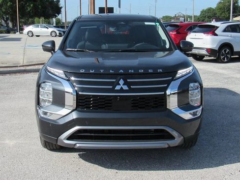 New 2025 Mitsubishi Outlander SE image 7