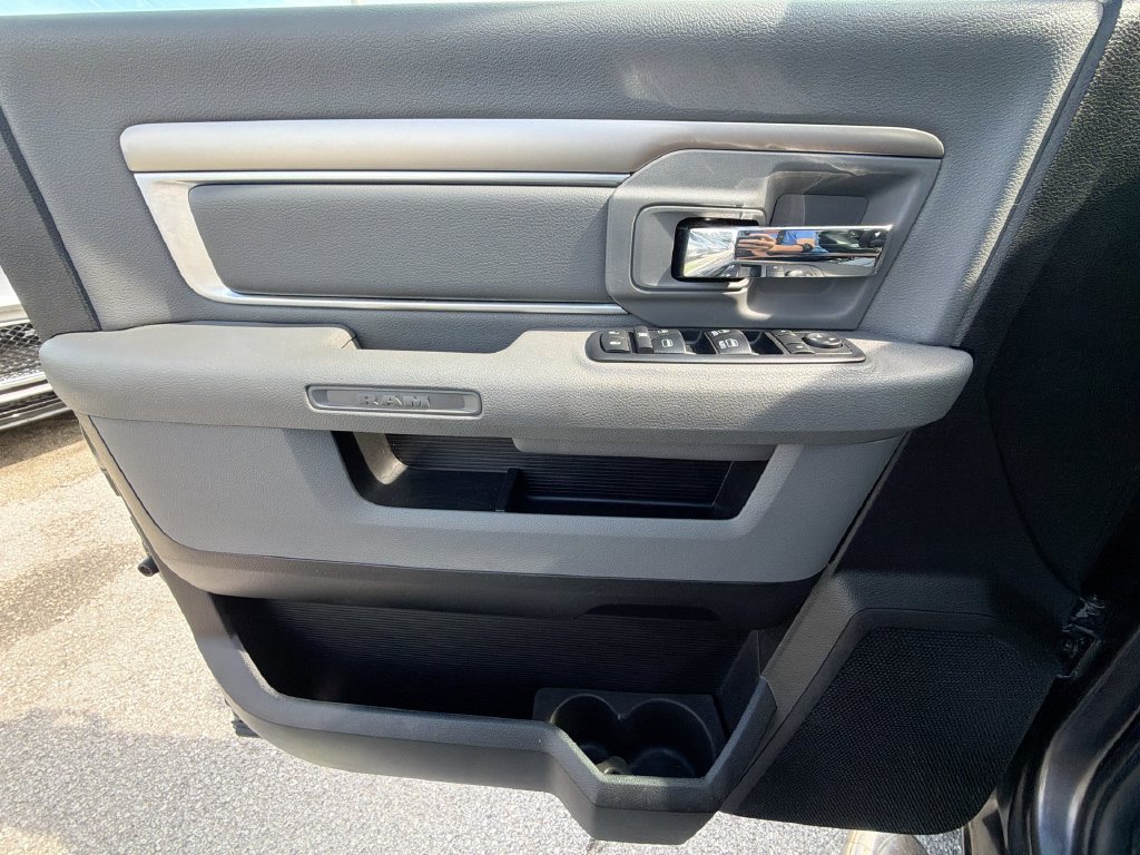 Used 2019 RAM 1500 Classic SLT AWD/4WD image 26
