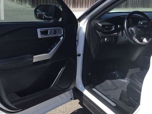 Certified 2022 Ford Explorer Limited w/ Equipment Group 301A image 22