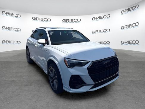 Used 2022 Audi Q3 2.0T Premium AWD/4WD image 1