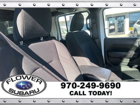 Used 2020 Jeep Gladiator Sport image 11