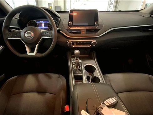 Used 2022 Nissan Altima 2.5 SV image 14