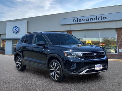 Certified 2023 Volkswagen Taos SE w/ Panoramic Sunroof Package