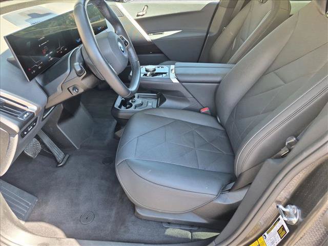 Used 2024 BMW iX xDrive50 w/ Sport Package AWD/4WD image 17