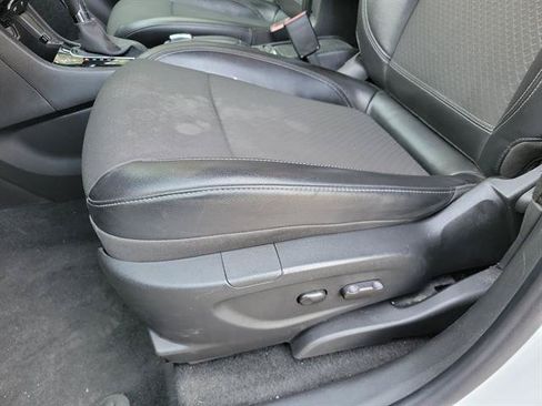 Used 2021 Buick Encore Preferred AWD/4WD image 4