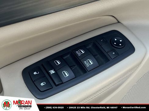 Used 2020 Jeep Grand Cherokee Laredo AWD/4WD image 16