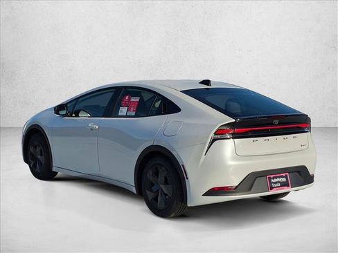 New 2027 Toyota Prius LE FWD image 9