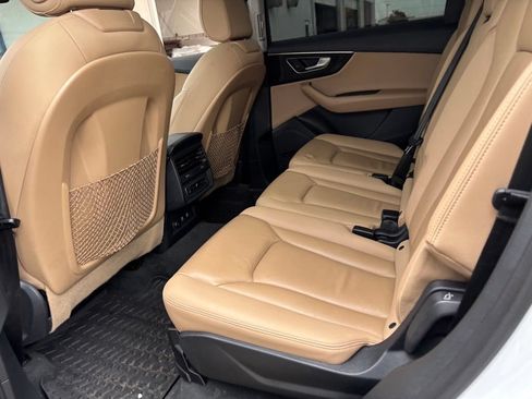 Used 2020 Audi Q7 3.0T Premium Plus w/ Premium Plus Package AWD/4WD image 11