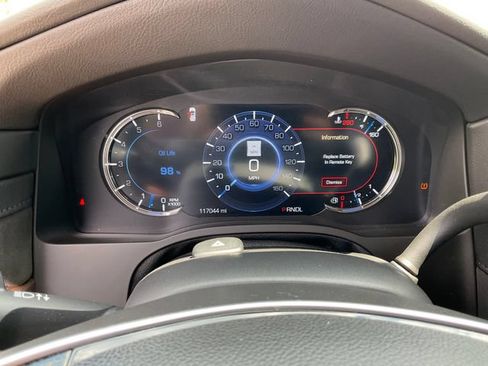 Used 2019 Cadillac Escalade Premium Luxury AWD/4WD image 11