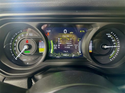 Used 2024 Jeep Wrangler Unlimited image 24