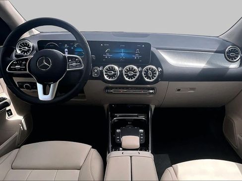 Certified 2021 Mercedes-Benz GLA 250 image 16