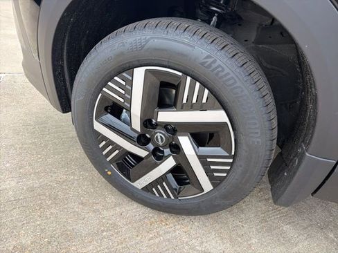 New 2026 Nissan Kicks SV FWD image 8
