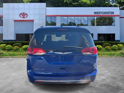 Used 2019 Chrysler Pacifica Touring-L FWD image 6