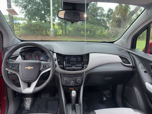 Used 2018 Chevrolet Trax LT w/ Driver Confidence Package FWD image 15