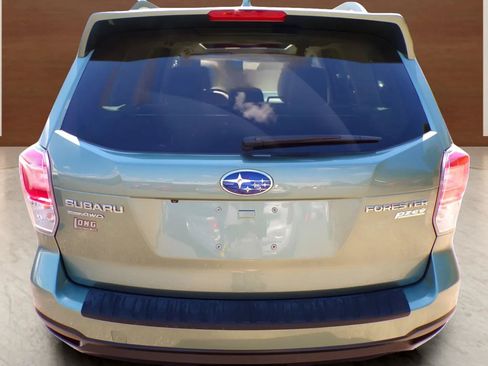 Used 2017 Subaru Forester 2.5i Premium w/ All-Weather Package AWD/4WD image 4