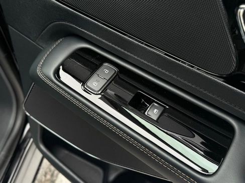 New 2026 Lincoln Aviator AWD image 17