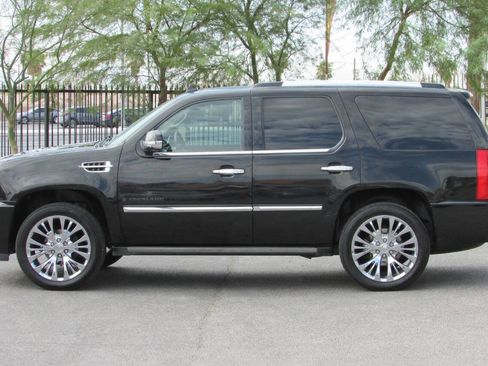 Used 2009 Cadillac Escalade 2WD image 4