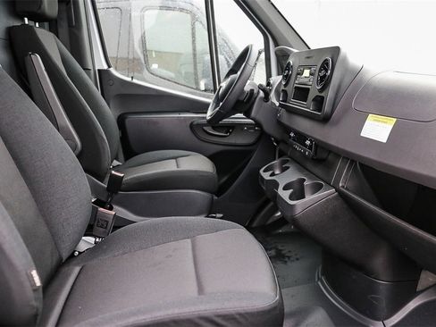 Used 2024 Mercedes-Benz eSprinter 170 Cargo image 15