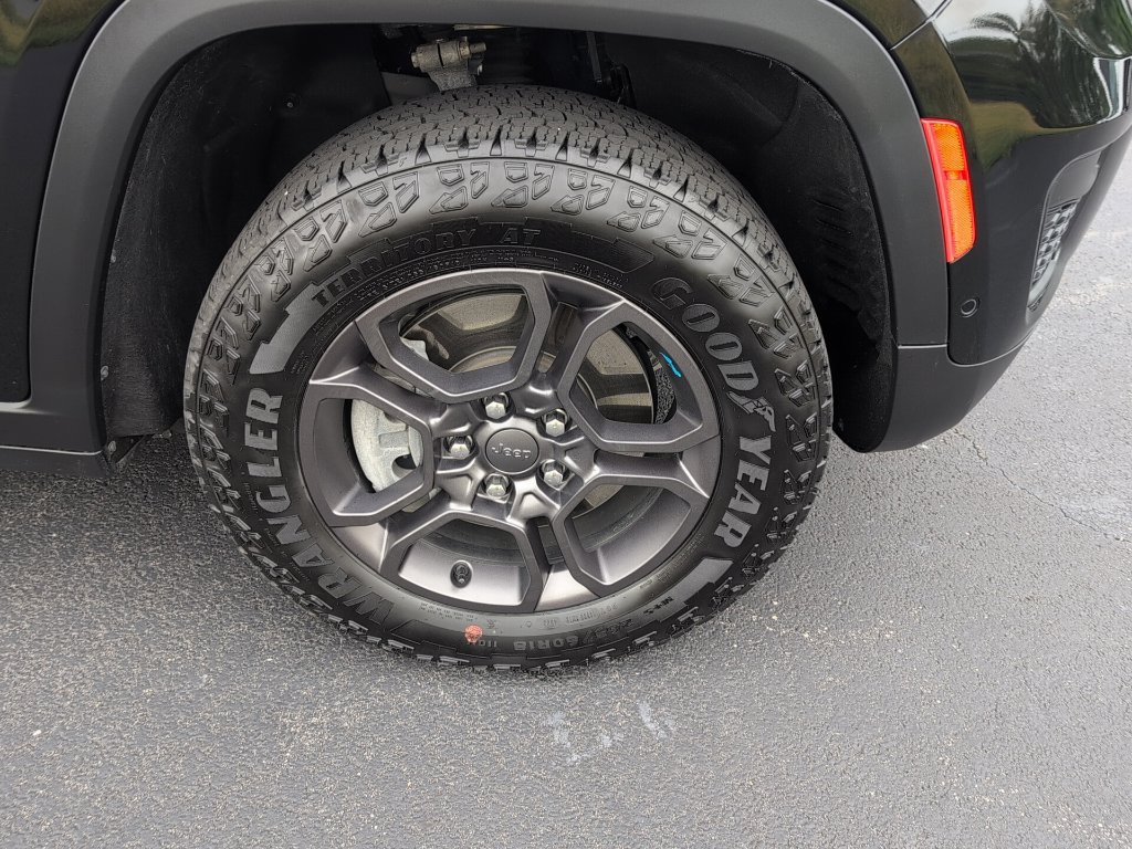 Used 2024 Jeep Grand Cherokee Trailhawk w/ Advanced Protech Group II AWD/4WD image 59