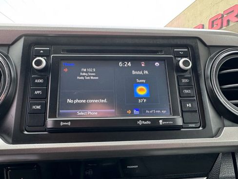 Used 2017 Toyota Tacoma SR5 w/ Tow Package image 21