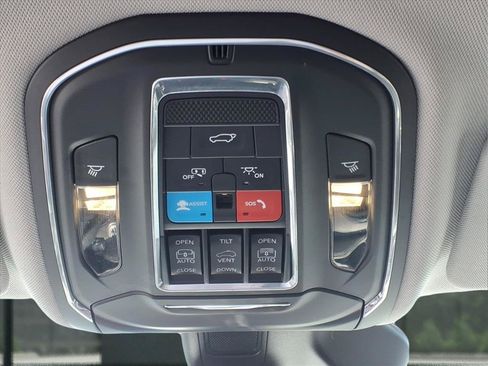 Used 2024 Jeep Grand Cherokee Limited 4xe AWD/4WD image 19