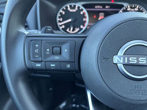 Used 2024 Nissan Rogue S image 15