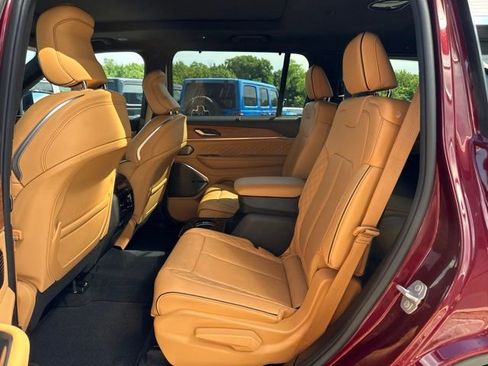Used 2024 Jeep Grand Cherokee L Summit AWD/4WD image 13