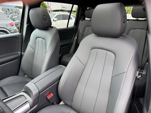 New 2026 Mercedes-Benz GLB 250 image 13