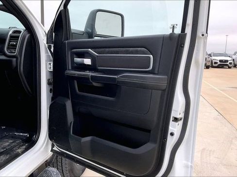 Used 2024 RAM 3500 Big Horn image 30