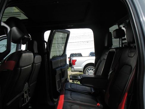 Used 2019 Ford F150 Lariat w/ Equipment Group 502A Luxury AWD/4WD image 25