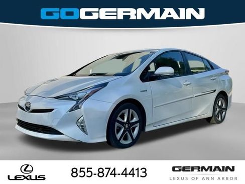 Used 2016 Toyota Prius Four Touring FWD image 1