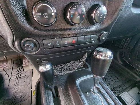 Certified 2017 Jeep Wrangler Sahara AWD/4WD image 34