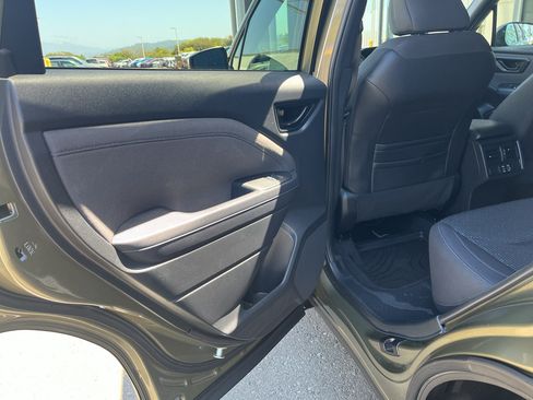 Used 2025 Subaru Forester Premium w/ Convenience Package #1 AWD/4WD image 4