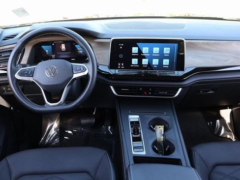 Certified 2024 Volkswagen Atlas SE image 14