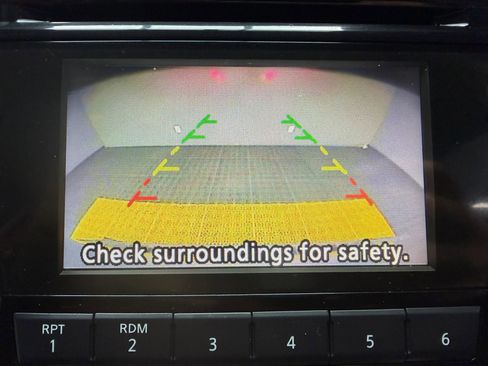 Used 2016 Nissan Rogue SV image 36